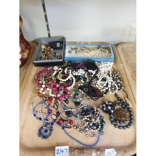 247 - Tray of Necklaces & Costume Jewellery.