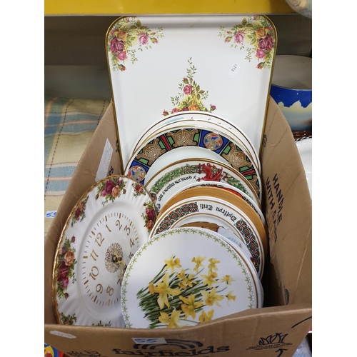 55 - Box of Collectable Plates Including Royal Albert 