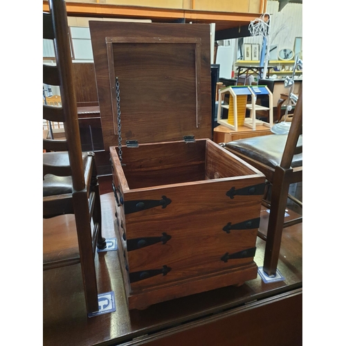 596 - Mexican Pine Square Storage Box.