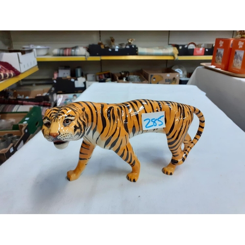 285 - Beswick Prowling Tigress no1486.