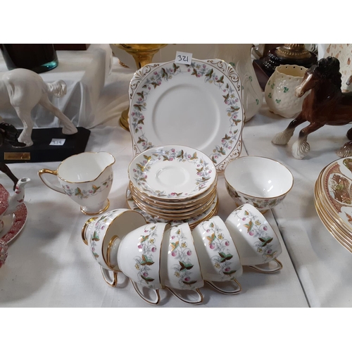 321 - 20 Piece Royal Grafton Tea Set.