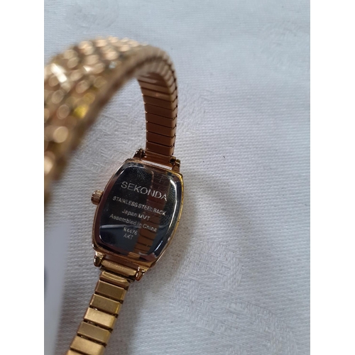 426 - Ladies Sekonda Wrist Watch with Expanding Strap.