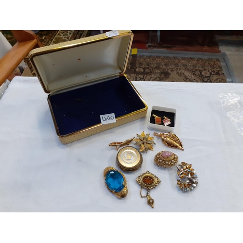 440 - Selection of Brooches, Cufflinks etc.