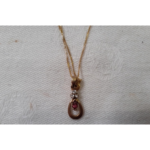 442 - 9ct Gold Chain & Pendant.