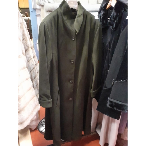 595 - Ladies XL Green 'Goldix' Full Length Coat.