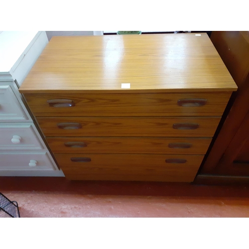 615 - 4 Drawer Modern Chest of Drawers.