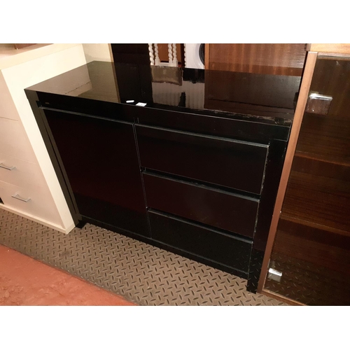 532 - Black Gloss Finish Sideboard with Single Cupboard & Three Drawers.