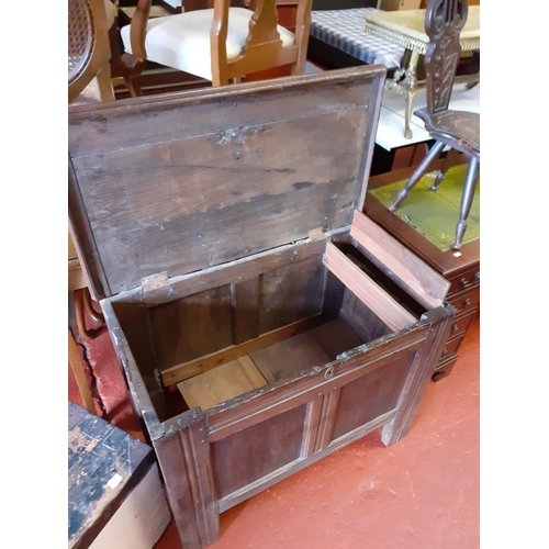 604 - Vintage Oak Coffwr with Lift Lid a Small Storage Compartment.