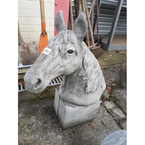 671 - Concrete Garden Horses Head.