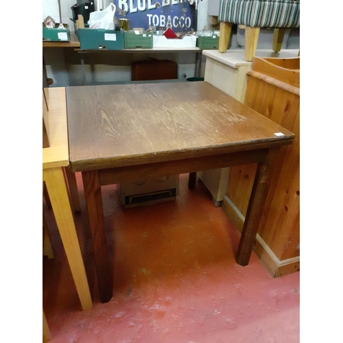 612 - Oak Drawer Leaf Extending Table.