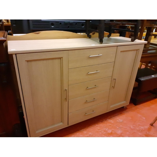 621 - Modern 5 Drawer 2 Door Light Ash Effect Sideboard.