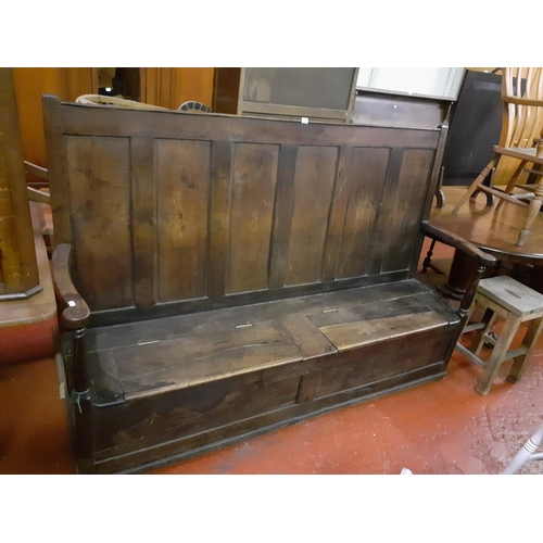 523 - Vintage Oak Settle with Storage Under Seats - Approx 6ft3