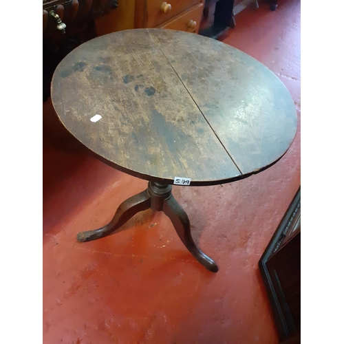 579 - Vintage Oak Circular Table on Pedestal Base with Outstretched Legs.