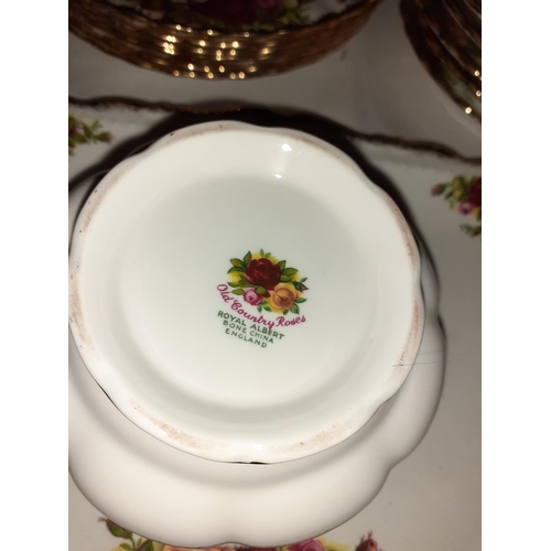 391 - 52 Piece Royal Albert 