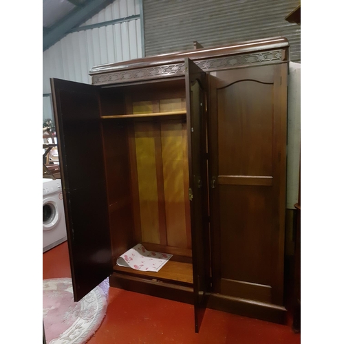 500 - Large Vintage Mahogany Triple Wardrobe with Mirrored Centre Door, Double Hanging Rail & Single Hangi... 