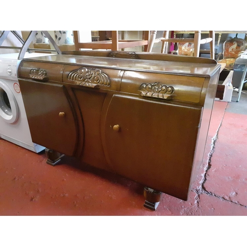 536 - Oak Art Deco Style Sideboard with 3 Drawers and 2 Doors.