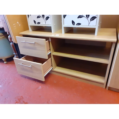 576 - Light Oak Effect TV Unit with 2 Shelves & 2 Drawers.