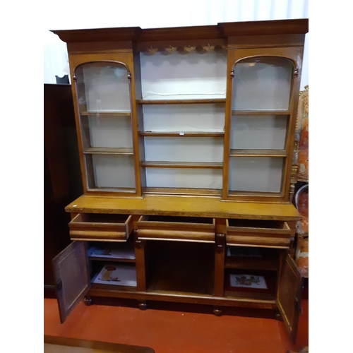 624 - Large Oak Glazed Top Dog Kennel Dresser with 2 Glazed Doors to Top with Plate Rack.