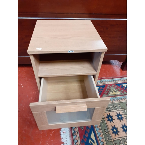 522 - Oak Effect Single Drawer Bedside Cabinet.