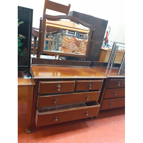 598 - 2 Over 2 Mahogany Chest of Drawers with Mirror to Top & Carved Back.