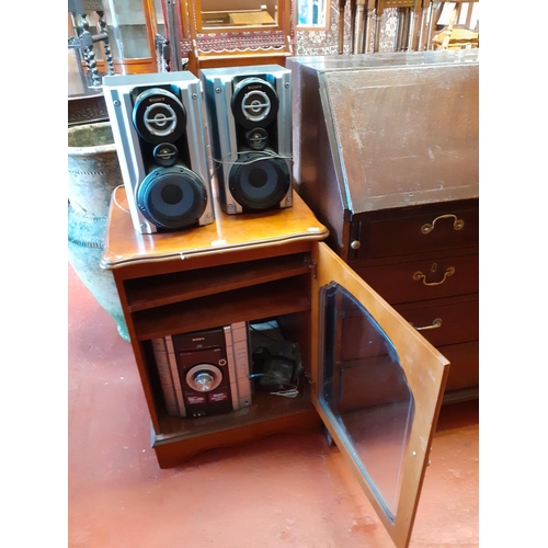 611 - Yew HiFi Cabinet with SONY HiFi & Speakers - working.