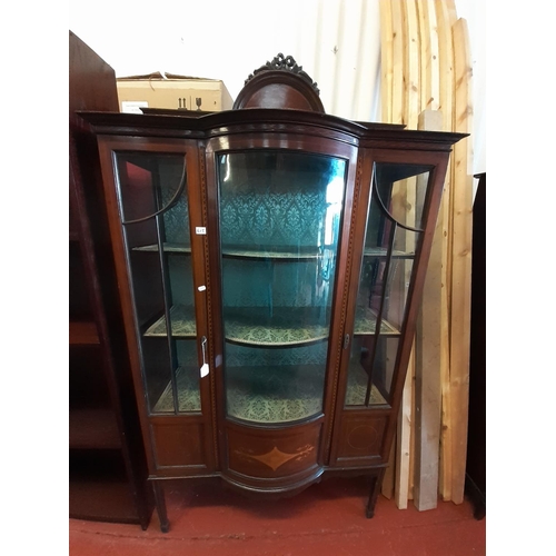 615 - Edwardian Mahogany Inlaid Glazed Display Cabinet with Bow Fronted Central Section and Tapering Legs ... 