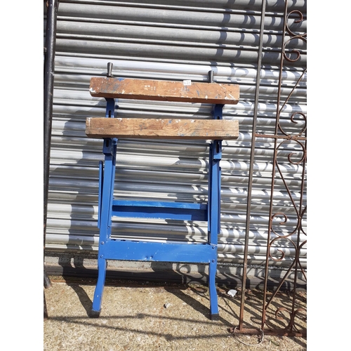 621 - Folding Workmate Bench.