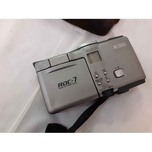 214 - Ricoh RDC-7 Compact Digital Camera with Case.