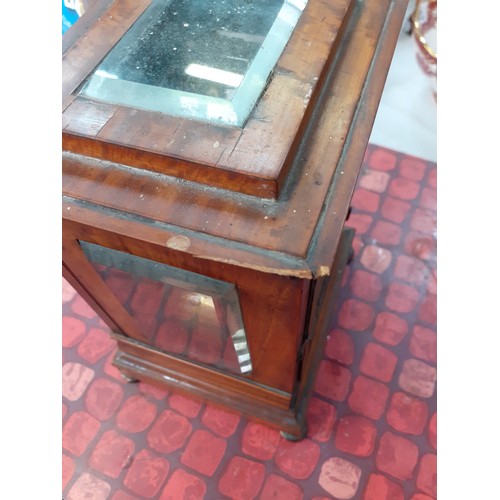 418 - Vintage Brass Willm Hay, Wolverhampton Mantle Clock in Mahogany & Glass Case.