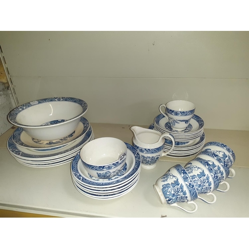 256 - 32 Piece Blue & White Bristol 