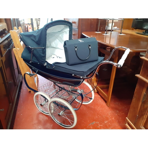 Old style outlet pram