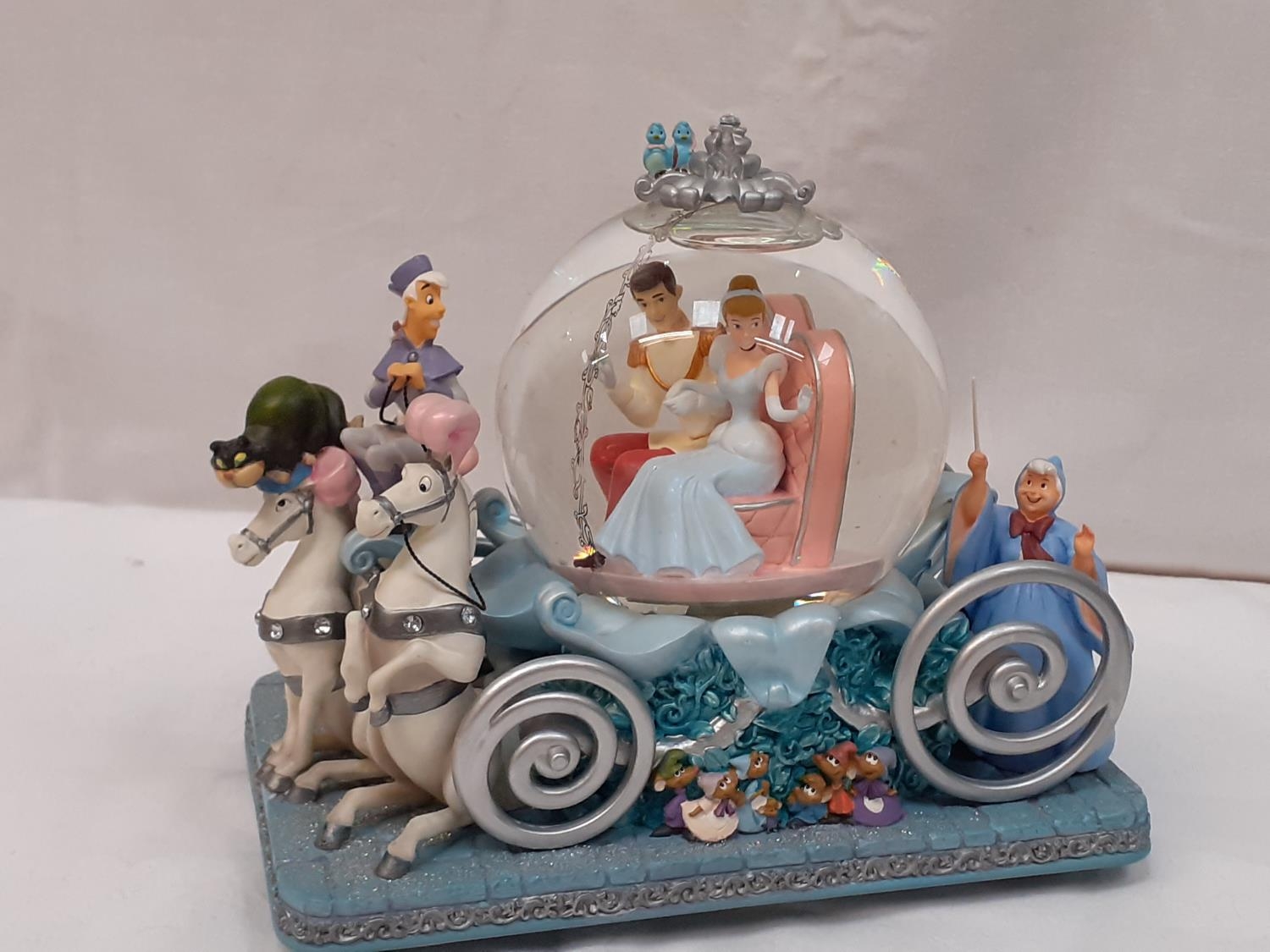 Disney 50th Anniversary Cinderella shops Carriage snow globe