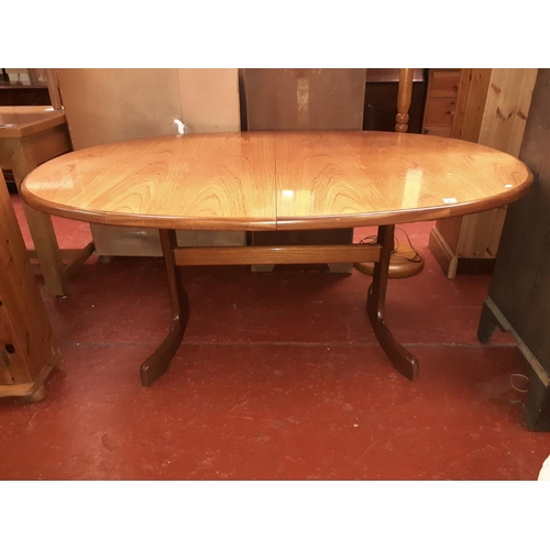 556 - Oval Extending G-Plan Dining Table.