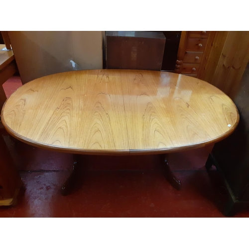 556 - Oval Extending G-Plan Dining Table.