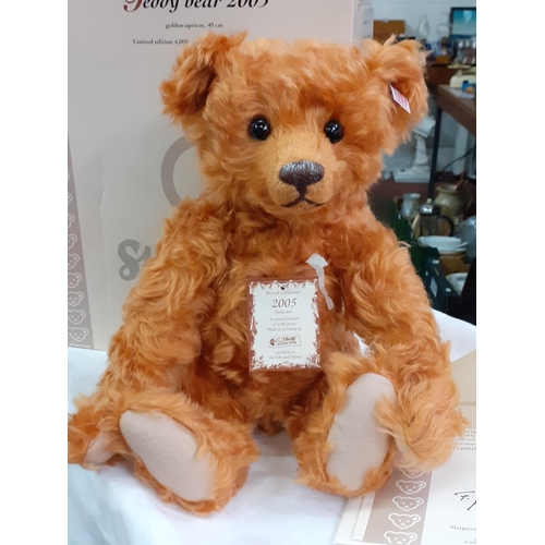 248 - Boxed Steiff Limited Edition 2090 of 4000 Articulated ‘British Collectors’ Teddy Bear 2005 in Golden... 