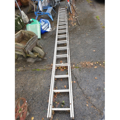 638 - Double Aluminium Extending Ladder - 4.2m closed.