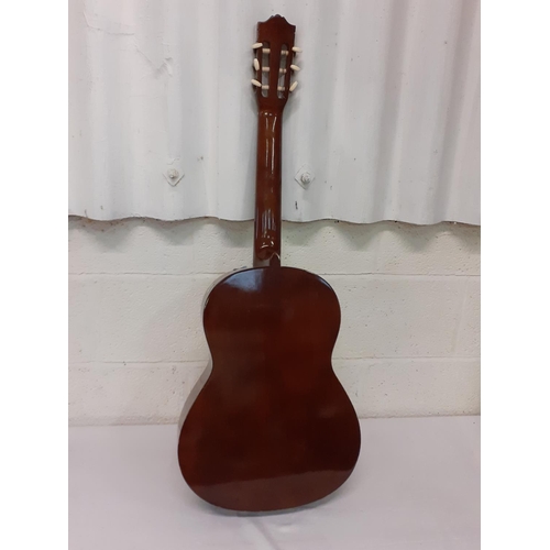 136 - Yamaha C-40 Acoustic Guitar.