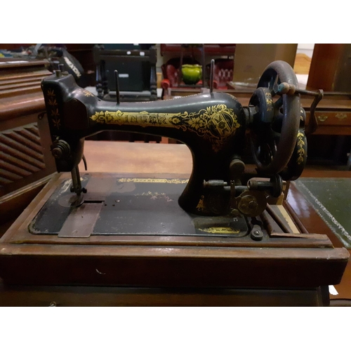 639 - Vintage Singer Sewing Machine with Box.