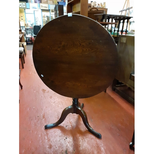 647 - Vintage Oak Pedestal Tilt Top Table - approx 30