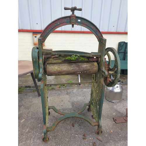 667 - W R Eynon & Sons of Fishguard Vintage Heavy Cast Mangle - one roller has disintegrated.