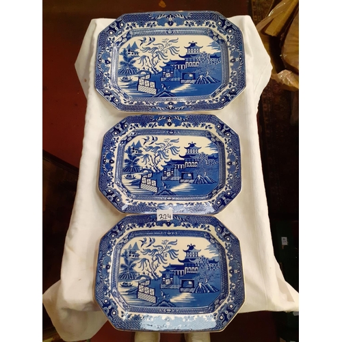 324 - 24 Piece Burleigh Ware Blue & White Willow Pattern Dinner Service.