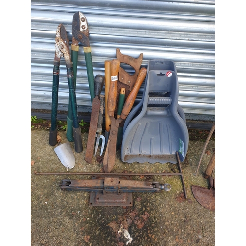 638 - Selection of Pruners, Shears, Hand Held Leaf Grabbers & Jack.