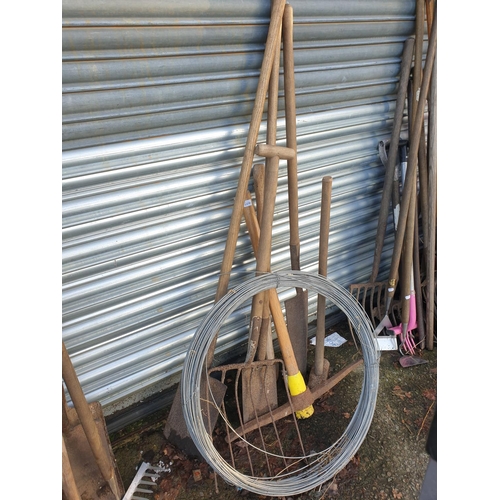 664 - Selection of Garden Tools, Metal Wire Coil etc.