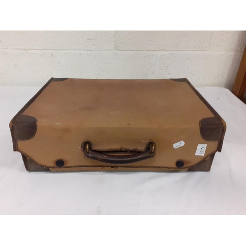 125 - Vintage Moroccan Leather Dressing Case - in need of TLC.