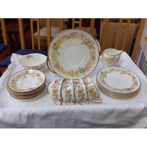 400 - 19 Piece Royal Doulton 