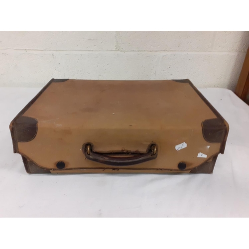 113 - Vintage Moroccan Leather Dressing Case - in need of TLC.