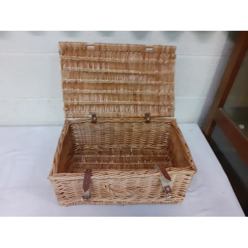 122 - Fortnum & Mason Wicker Picnic Hamper.