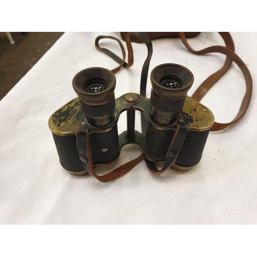 197 - WW1 Royal Flying Corps Officers Binoculars in Case.