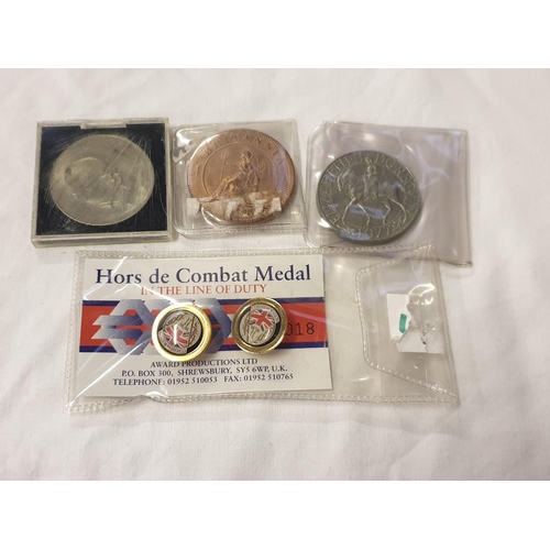 454 - Two Hors De Combat Medal Badges 01018 along with Three Cased Coins - Elizabeth II 1977, Britannia 17... 