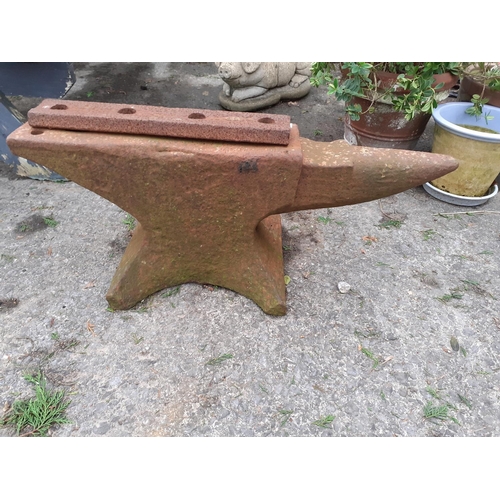 668 - Very Heavy Solid Anvil.